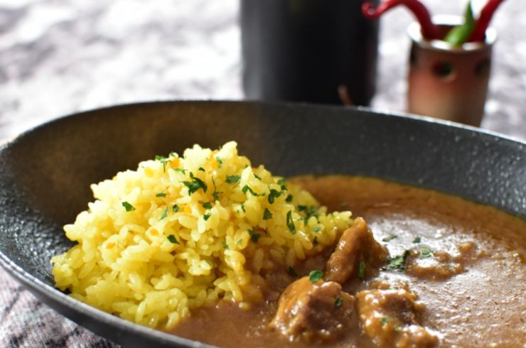 二食カレー（サフランライス）